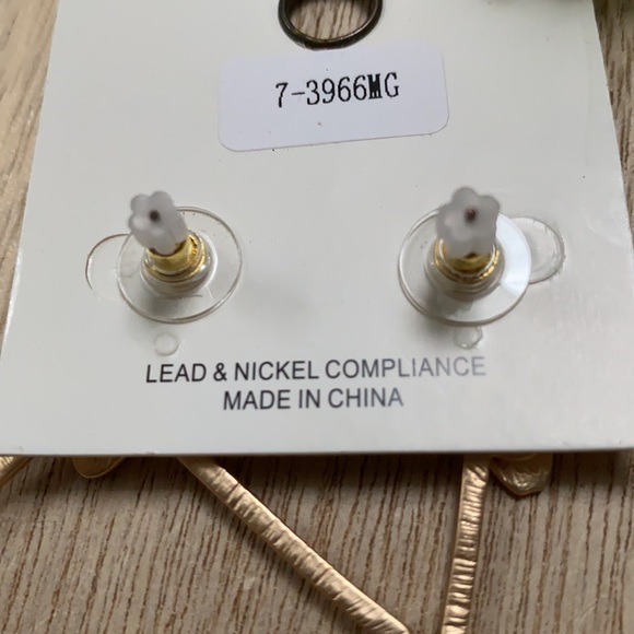 π2X HPπ Clover Abstract Earrings π Brushed Gold - Picture 9 of 9